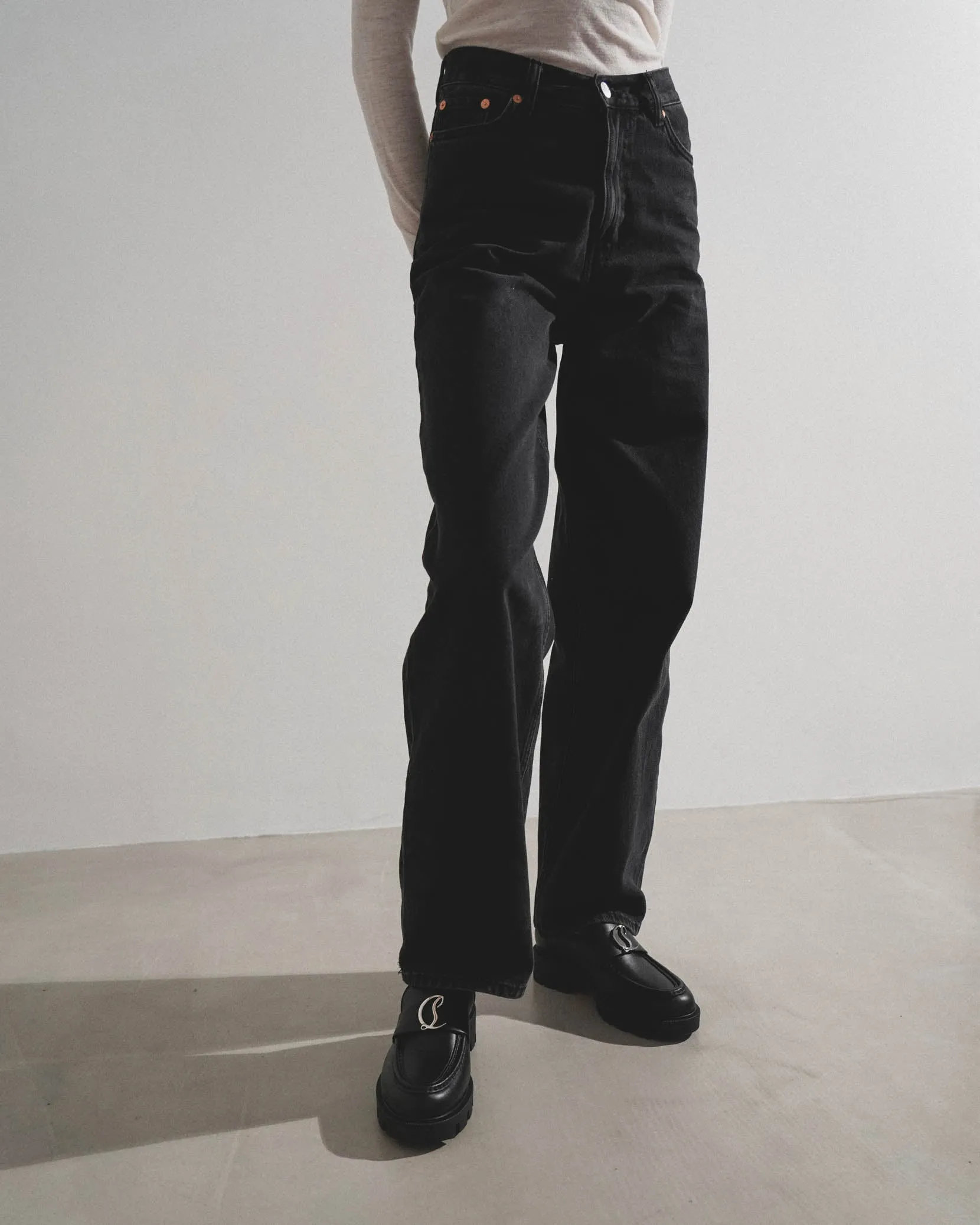 CL Moc lug black leather flats