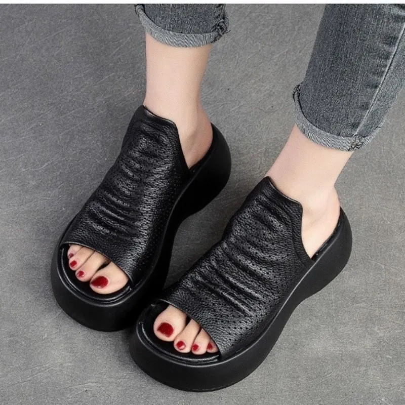Handmade breathable leather retro slippers